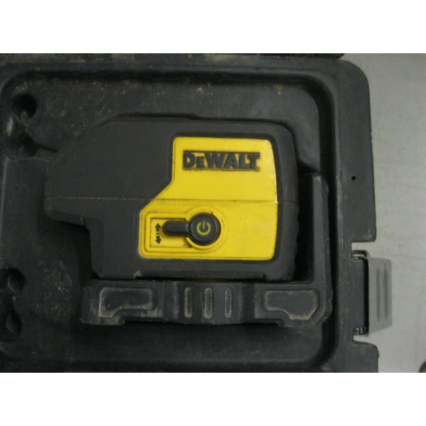 DEWALT LASER LEVEL IN CASE