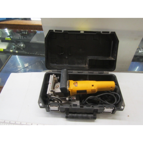 DEWALT PLATE JOINTER IN CASE
