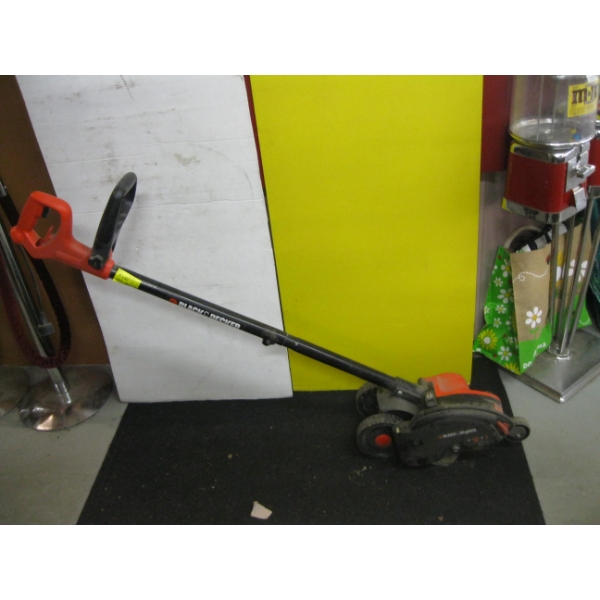 BLACK & DECKER EDGE CUTTER