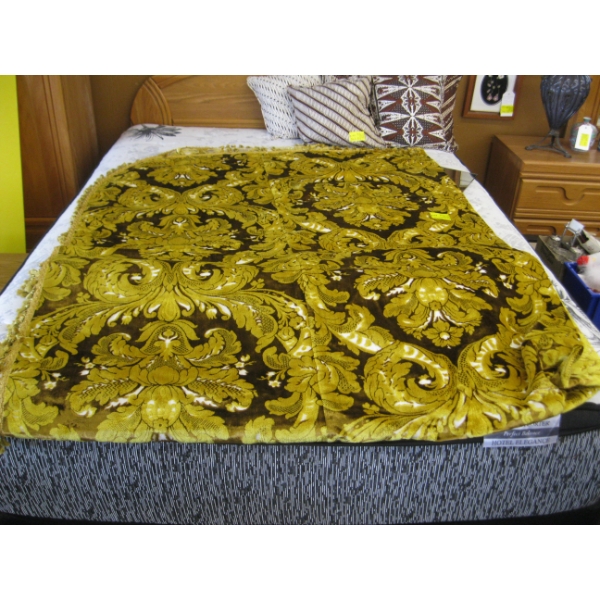 LG. MCM BEDSPREAD