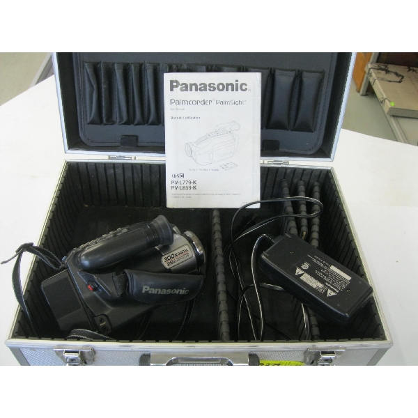 METAL CASED BOX W/PANOSONIC PALMCORDER CAMERA