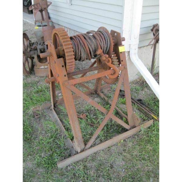 WEAVER TOW TRUCK WINCH ON STAND