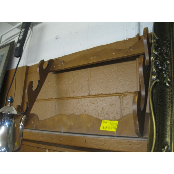 GUN/FISHING ROD RACK