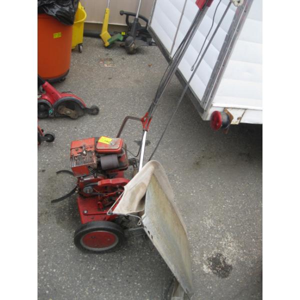 REAL TYPE MOWER W/BRIGGS & STRATTON ENGINE