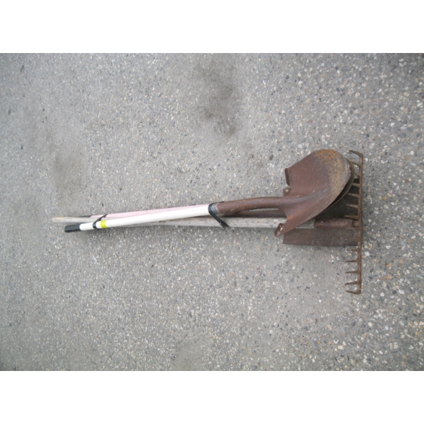BUNDLE OF SHOVESL & A RAKE