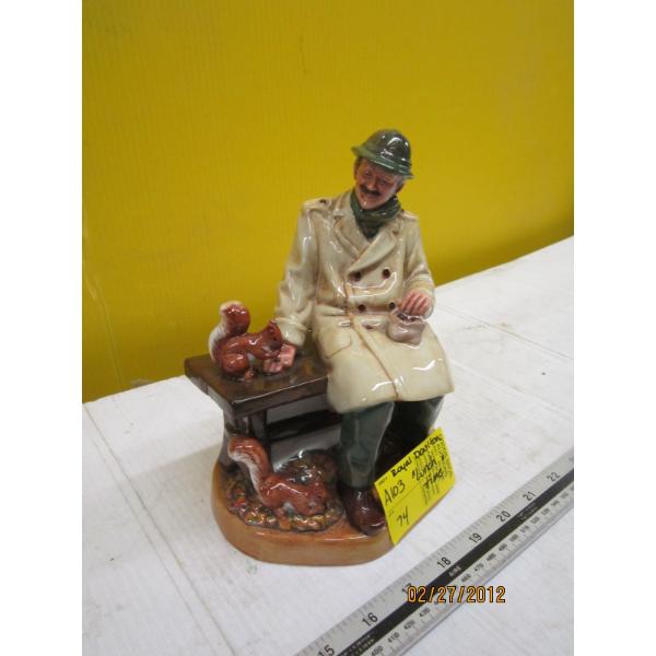 ROYAL DOULTON FIGURINE "LUNCH TIME"