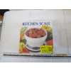 Image 2 : KITCHEN SCALE & A COOKIE PRESS