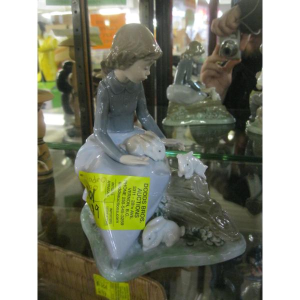 LADRO FIGURINE - GIRL W/RABBITS