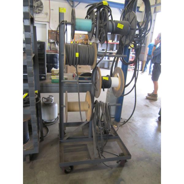 SPOOL STAND ON CASTORS