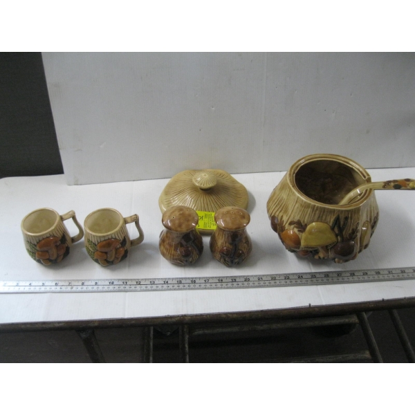 MUSHROOM SOUP TUREEN, MUGS & SALT & PEPPER