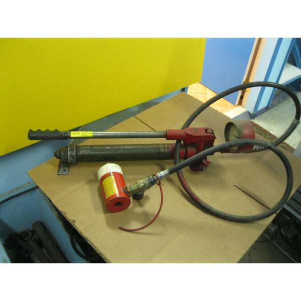 10 TON HYDRAULIC HAND PUMP W/HYDRAULIC SPX POWER TEAM 12 TON RAM