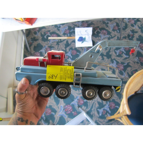 TIN SSS INTERNATIONAL MULTI WHEEL TOW TRUCK