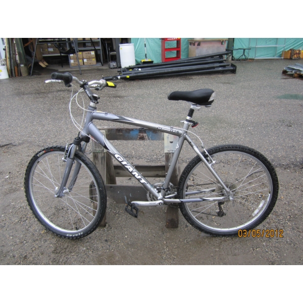 GIANT SEDONA LX FRONT SUSPENSION MOUNTAIN BIKE