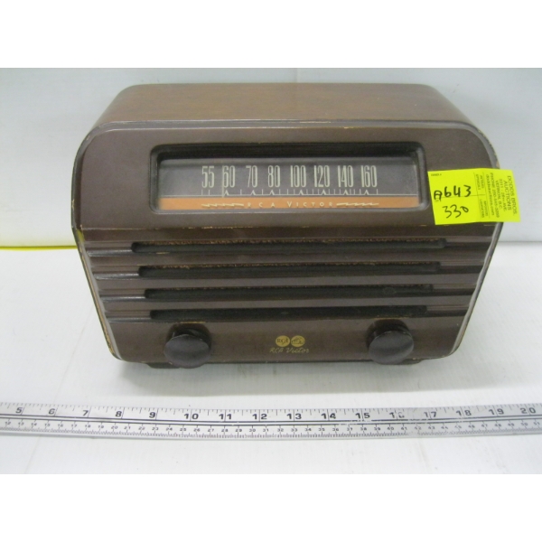 RCA WOOD CASED RADIO