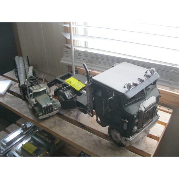 SEMI LOGGING TRUCK & METAL FREIGHTLINER CAB OVER TRUCK