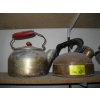 Image 1 : 2 VINTAGE KETTLES