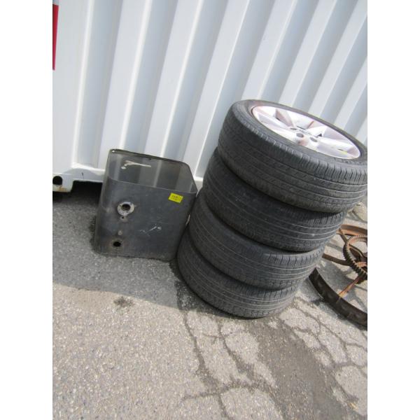 4 P235/55R19 TIRES ON 5 BOLT RIMS & A GAS TANK