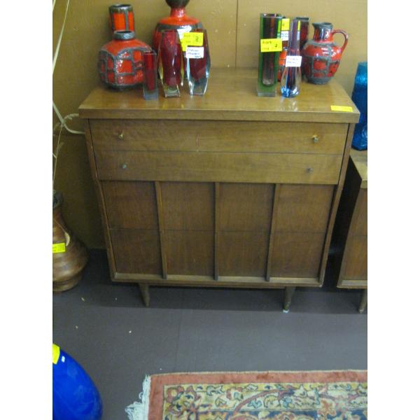 3 DRAWER CHEST OF DRAWERS