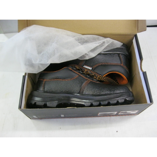 FINDER SAFETY BOOTS, SZ 39