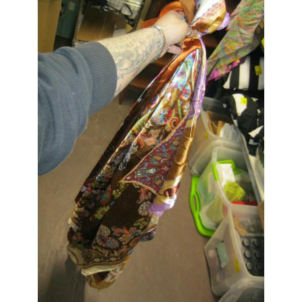 BUNDLE OF SCARVES