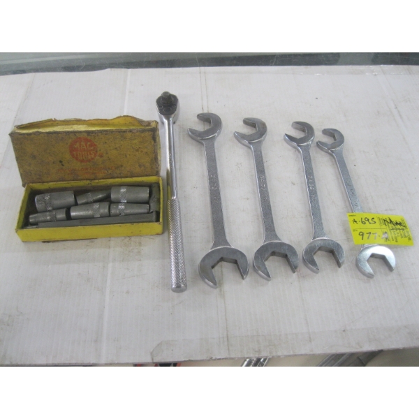 4 MAC OPEN ENDED WRENCHES AND 1 RATCHET & HOLLOW PUNCH SET