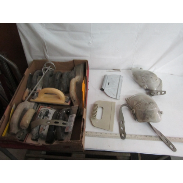 FLAT OF ASST. TROWELS, KNEEPADS, ETC.