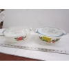Image 4 : 2 VINTAGE COVERED BAKING DISHES