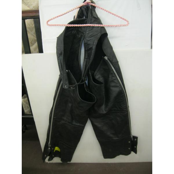 PAIR OF HARLEY DAVIDSON LEATHER CHAPS, SZ L