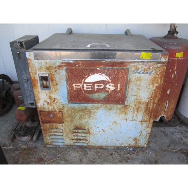 IDEAL VINTAGE PEPSI COOLER