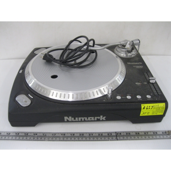 NEWMARK TT500 TURNTABLE - NO HEAD