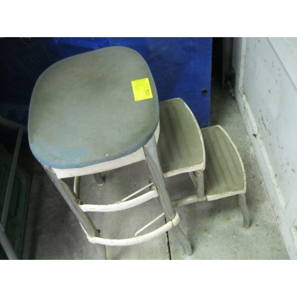 SMALL STEP STOOL