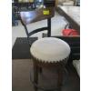 Image 5 : HIGH TOP TABLE W/4 BAR STOOLS