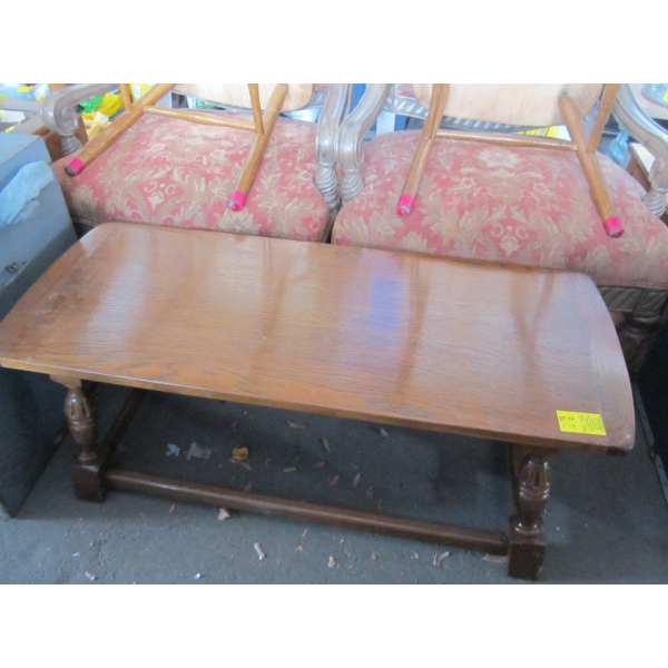 OAK COFFEE TABLE