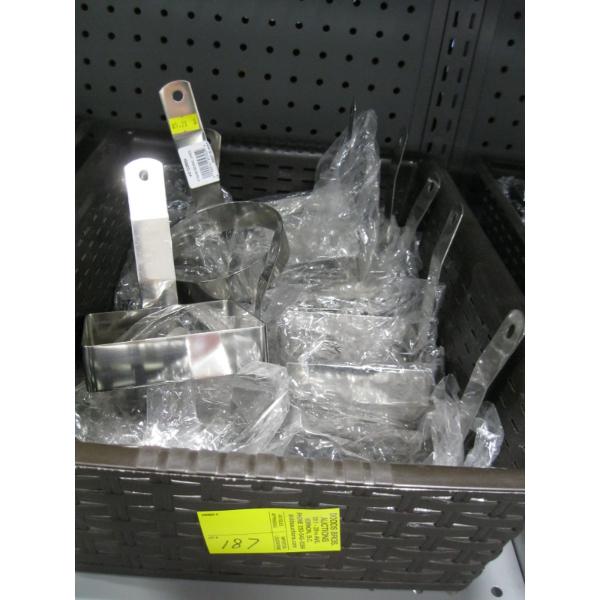 PLASTIC BIN W/ASST. 4" STAINLESS STEEL EGG RINGS