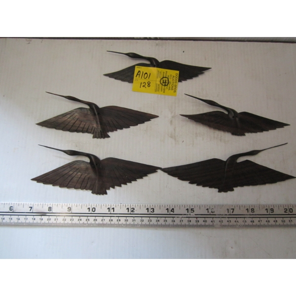 CARVED BIRD WOOD FIGURINES