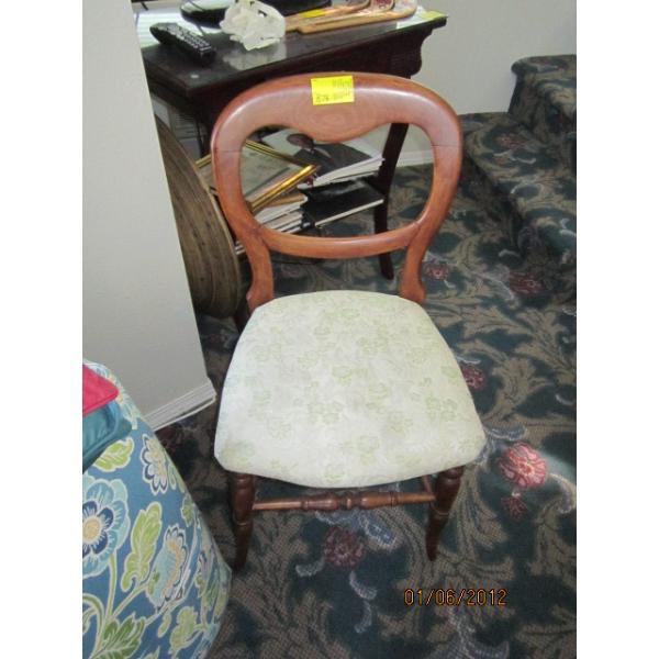 BALLOON BACK ANTIQUE CHAIR & 2 VINTAGE COAL OIL LAMPS