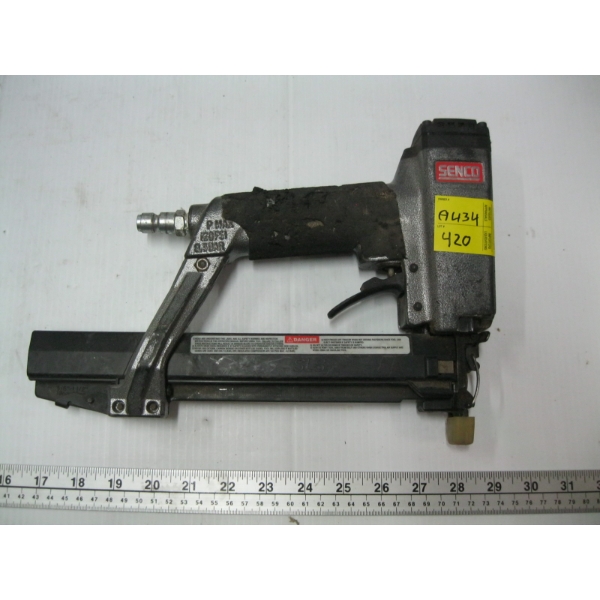 SENCO AIR STAPLER