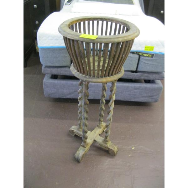 BARLEY TWIST FERN STAND