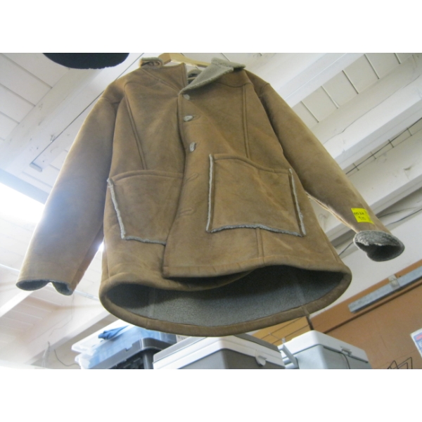 SZ M SHEEPSKIN COAT