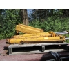 Image 2 : PALLET W/ASST. CATEPILLAR RADIATOR & HYDRAULIC CYLINDERS