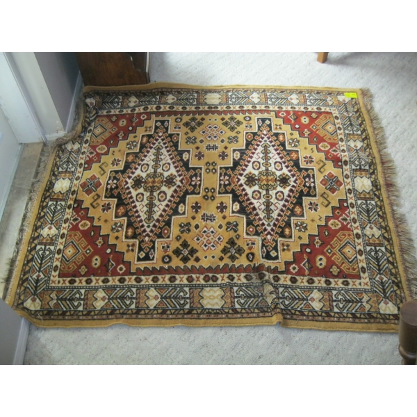 APPROX. 4X4 AREA CARPET
