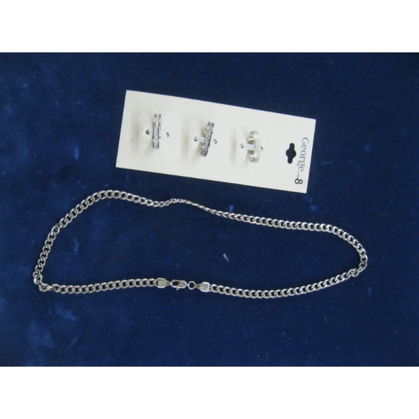 SET OF 3 RINGS & A CHAIN