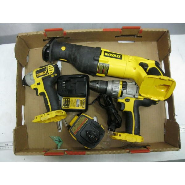 DEWALT CORDLESS TOOL SET W/20V LITHIUM BATTERY & ADAPTER