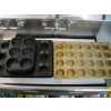 Image 2 : 6 MUFFIN TINS & A COOLING RACK