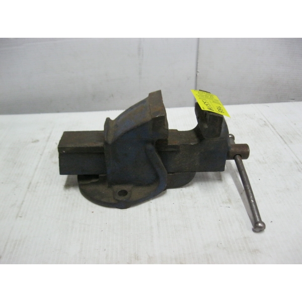 SMALL 3" BENCH VISE