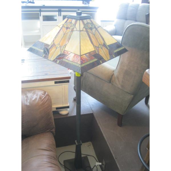 LEADED GLASS FLOOR LIGHT
