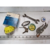 Image 3 : FORD ITEMS: EMBLEMS, FUSES, ETC.