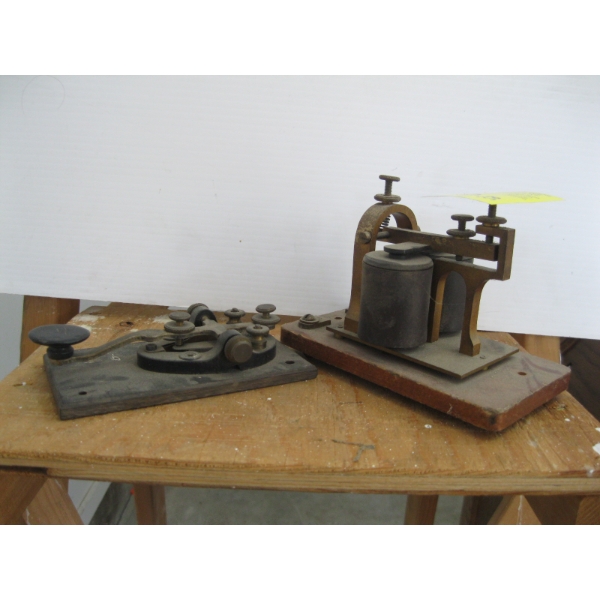 2 MORSE CODE TELEGRAPH KEYS