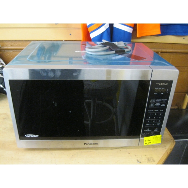 PANASONIC GENIUS MICROWAVE OVEN