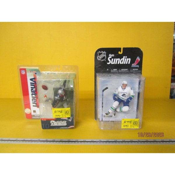 HOCKEY FIGURINE & FOOTBALL FIGURINE